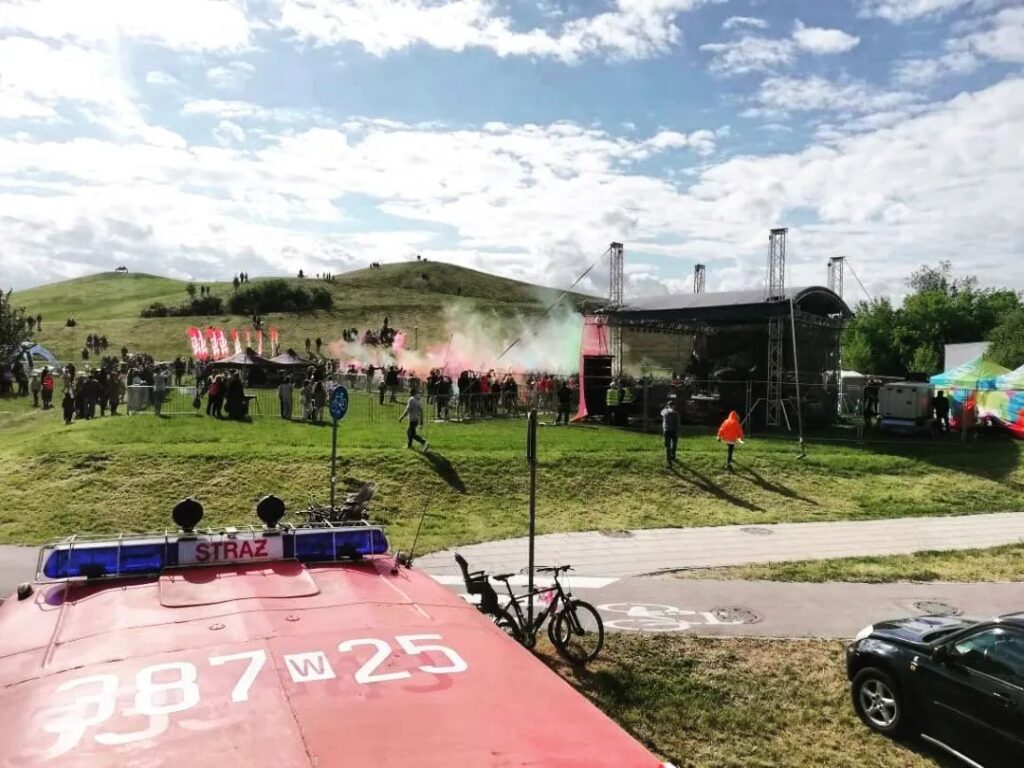 Festiwal Kolorów, który odbył się na Kopie Cwila